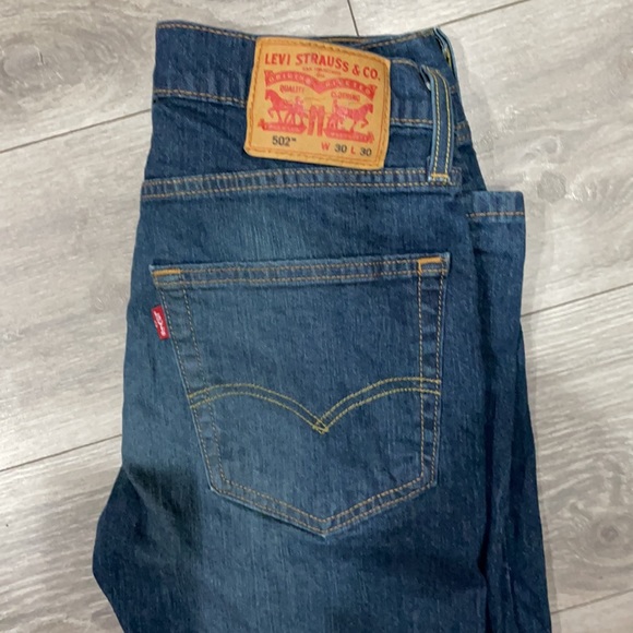 Men’s Levi Jeans - Picture 1 of 3
